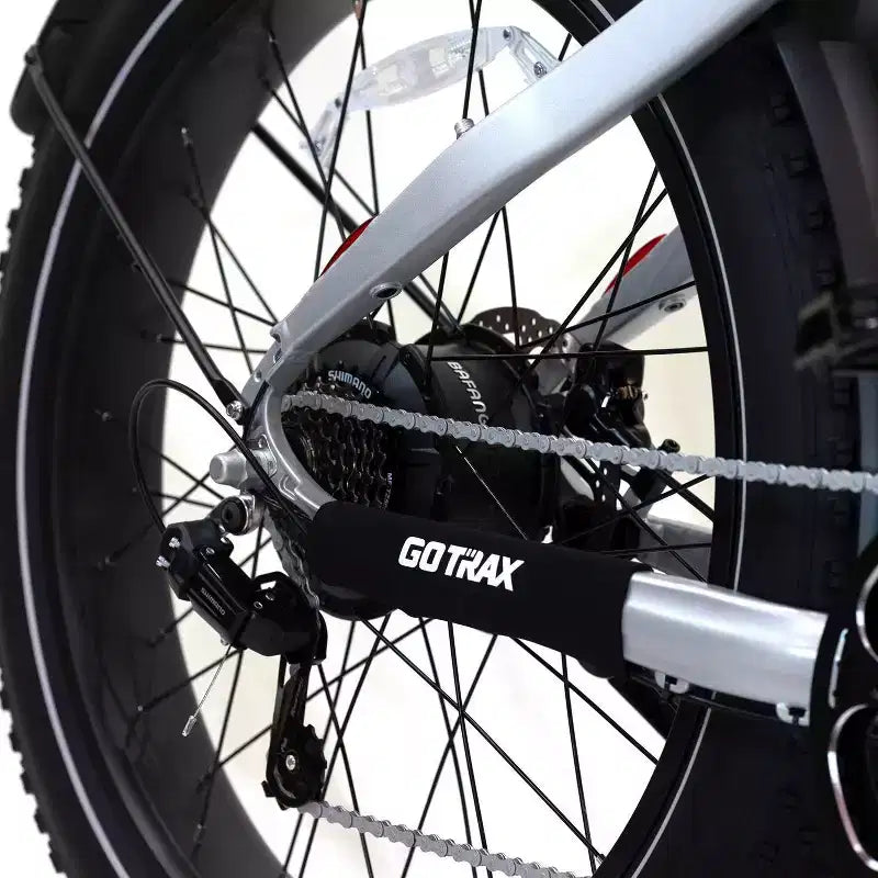 Bicicletta elettrica ibrida GOTRAX per adulti con pneumatici fat da 26" e telaio ribassato - Argento