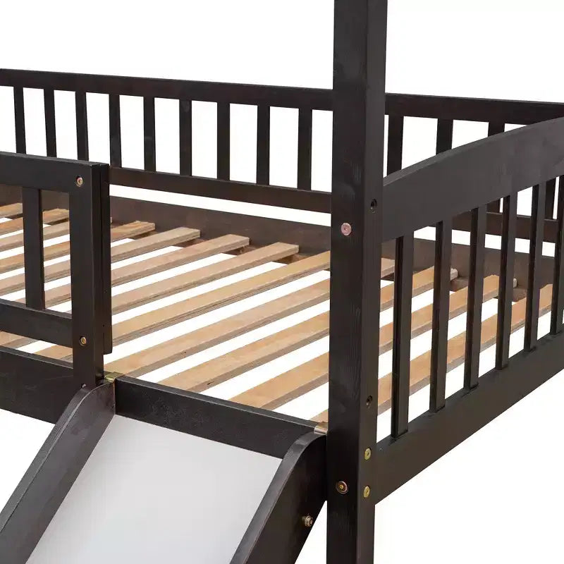 Letto a soppalco/a casetta Whisen 79.5L x 41.8W moderno, dimensione doppia, con scivolo