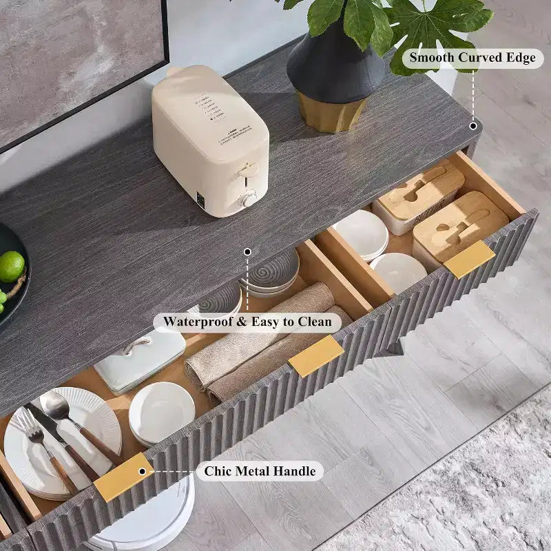 Mobile credenza da 60", Tavolo da caffè con scanalature, 3 cassetti e 4 ante, Credenza moderna per sala da pranzo, soggiorno