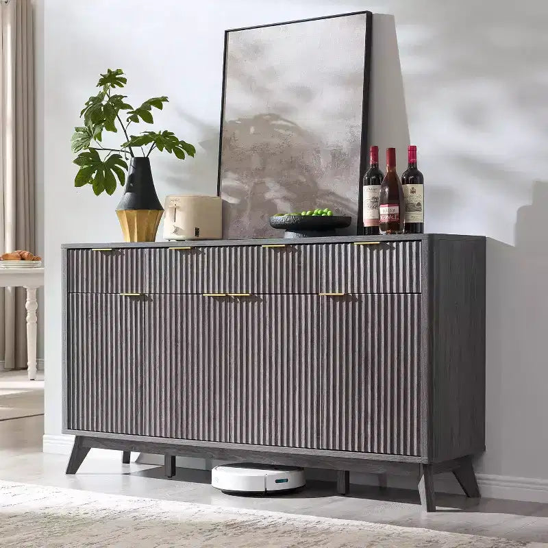 Mobile credenza da 60", Tavolo da caffè con scanalature, 3 cassetti e 4 ante, Credenza moderna per sala da pranzo, soggiorno