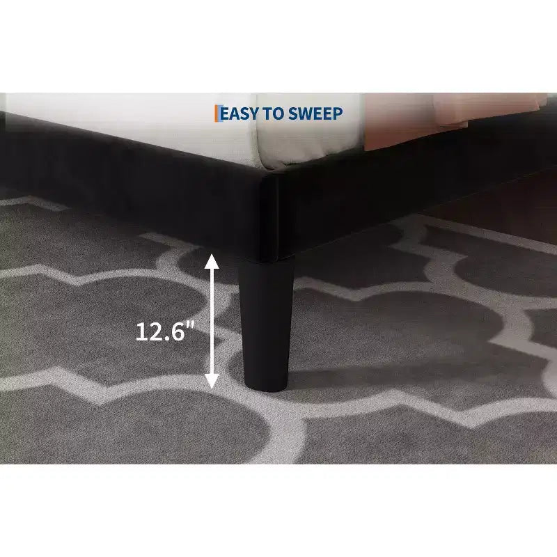 Letti CuisinSmart con testiera trapuntata a bottoni, letto a piattaforma imbottito in lino con supporto a doghe in legno, non è necessaria la rete a molle