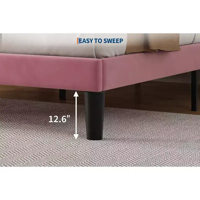 Letti CuisinSmart con testiera trapuntata a bottoni, letto a piattaforma imbottito in lino con supporto a doghe in legno, non è necessaria la rete a molle