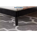 Letti CuisinSmart con testiera trapuntata a bottoni, letto a piattaforma imbottito in lino con supporto a doghe in legno, non è necessaria la rete a molle