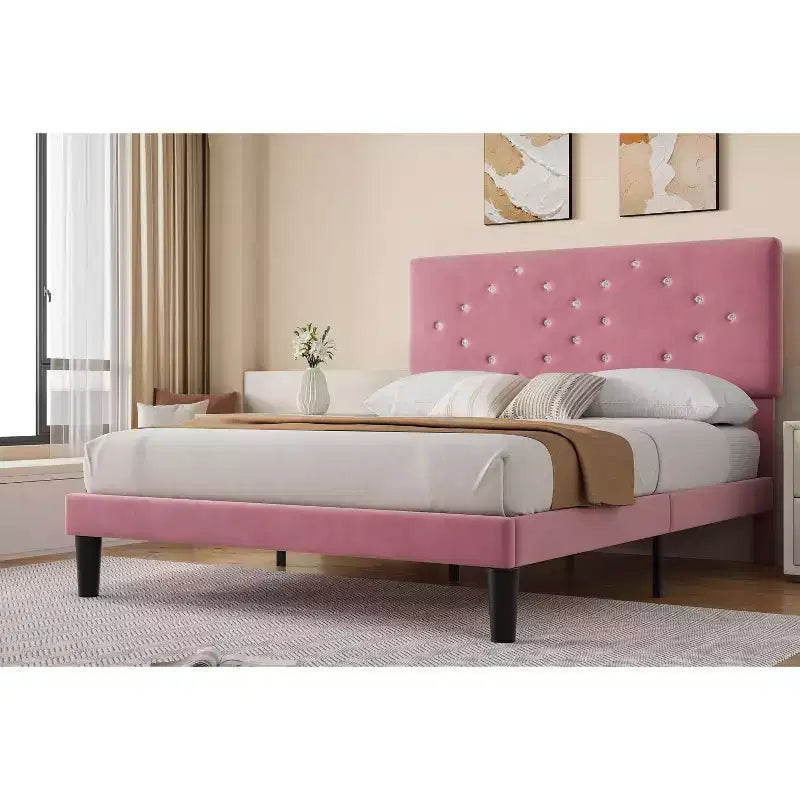 Letti CuisinSmart con testiera trapuntata a bottoni, letto a piattaforma imbottito in lino con supporto a doghe in legno, non è necessaria la rete a molle