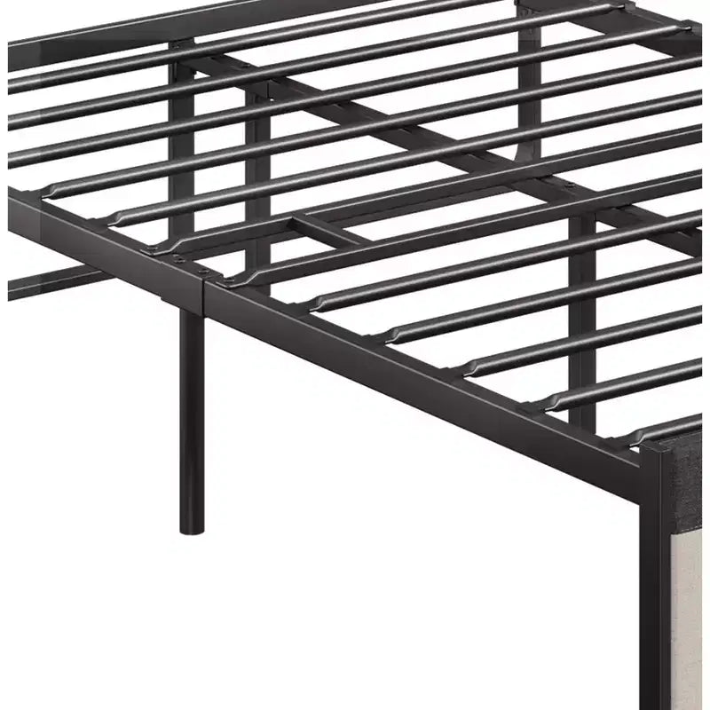 Letto a piattaforma moderno e semplice con testiera e pediera imbottite in lino, robusta struttura del letto con doghe in acciaio e base per materasso
