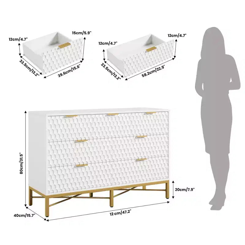 Comò moderno a 7 cassetti con piano largo e cassetti profondi. Un ampio cassettone in legno per camera da letto, corridoio o soggiorno.