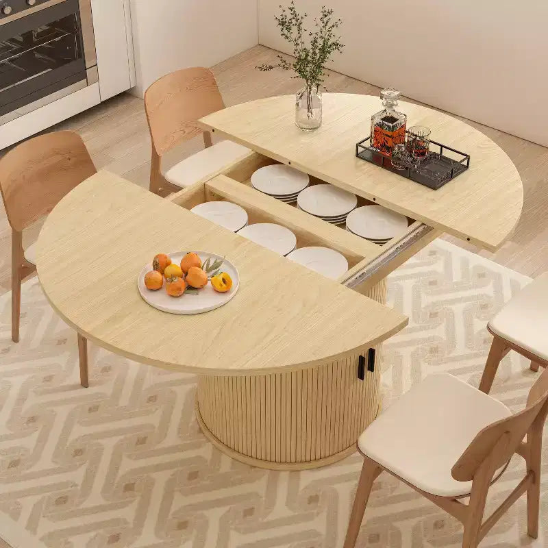 Tavolo da pranzo allungabile Dyonery 43-59 per 4-6 persone, piano in legno massello con anta scorrevole scanalata e 8 scomparti, salvaspazio