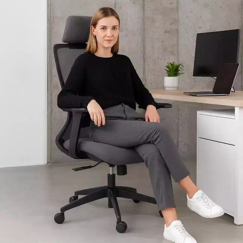 Okak Computer Chair with High Back, Office Chair with Headrest and Wheels, Mesh Desk Chair for Office, Study, Reading Room