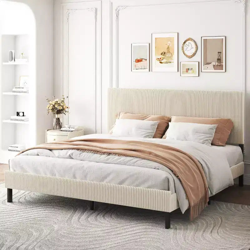 Letto imbottito moderno Olli di GDFStudio con testiera