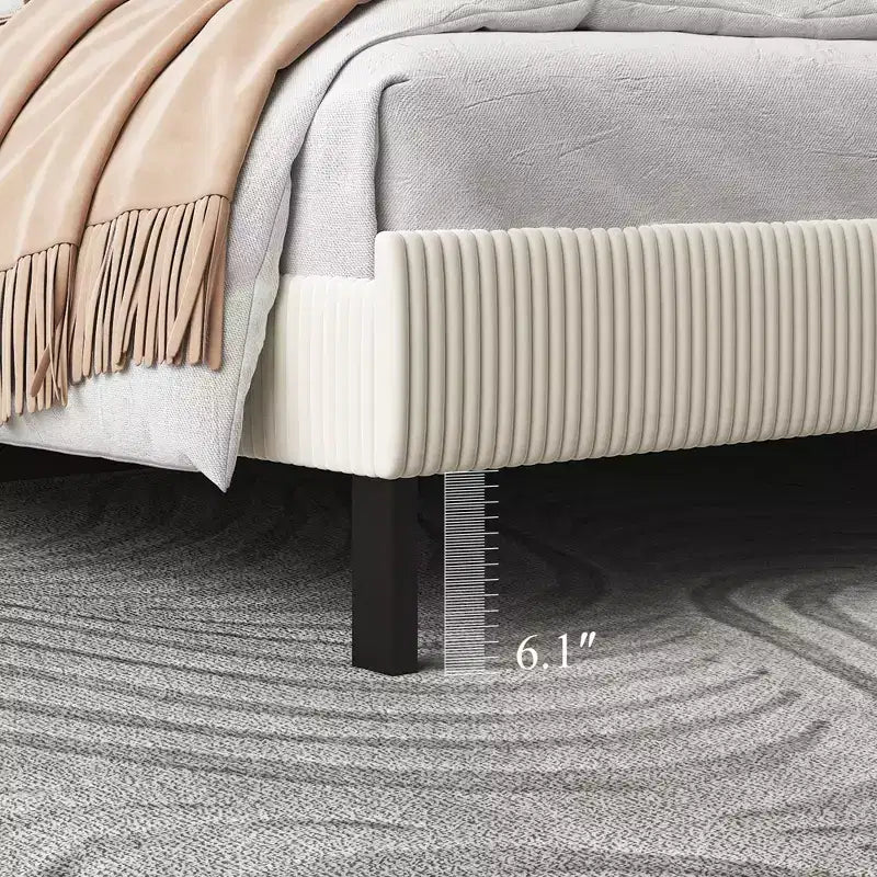 Letto imbottito moderno Olli di GDFStudio con testiera