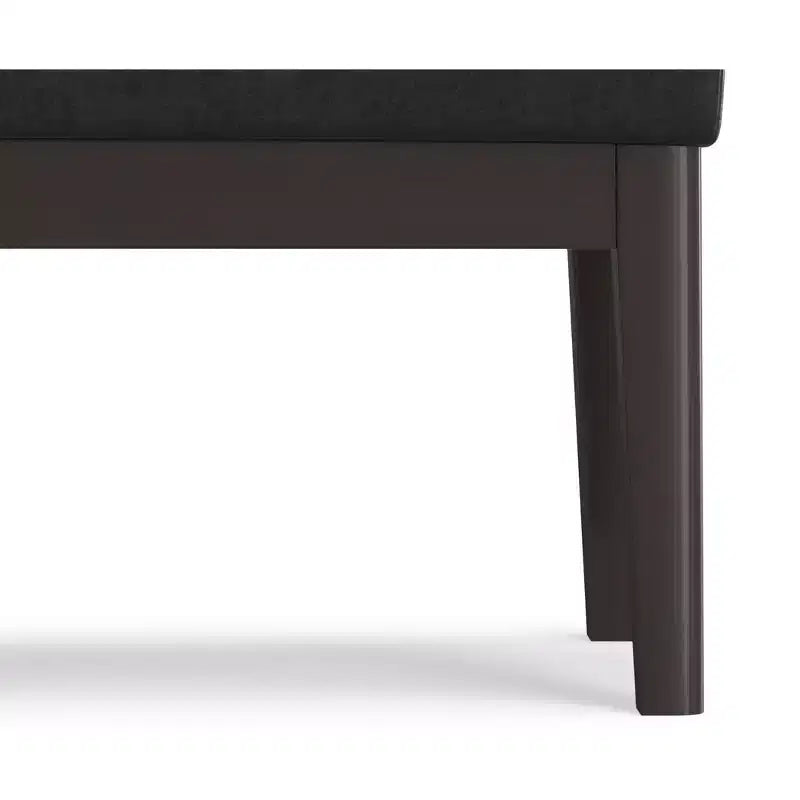 Panca piccola ottomana Bragg da 27 pollici di larghezza, stile Mid Century, in similpelle vegana nera invecchiata