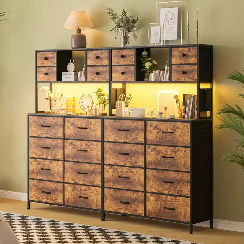 Cassettiera per Camera da Letto, Comodino in Tessuto a 12 Cassetti con Illuminazione, Presa di Corrente e Ripiani Aperti, Piano in Legno e Struttura in Metallo