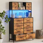 Cassettiera per Camera da Letto, Comodino in Tessuto a 12 Cassetti con Illuminazione, Presa di Corrente e Ripiani Aperti, Piano in Legno e Struttura in Metallo