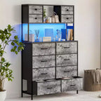 Cassettiera per Camera da Letto, Comodino in Tessuto a 12 Cassetti con Illuminazione, Presa di Corrente e Ripiani Aperti, Piano in Legno e Struttura in Metallo