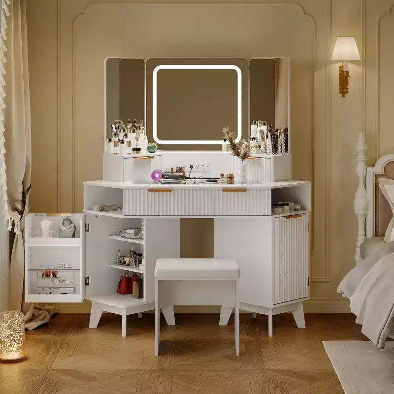 Tocador angolare per trucco con luci, 47 scrivanie in legno con specchio a tre ante e ripiano in vetro, set tavolo da toeletta con sgabello per camera da letto