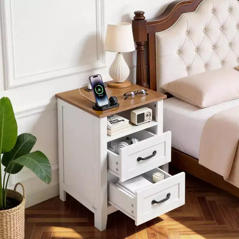 VEVOR Comodini da Fattoria, con Stazione di Ricarica, Set da 2, Tavolini con 2 Cassetti e Ripiano Aperto, Armadietti Comodini, con Porta USB, Bianchi