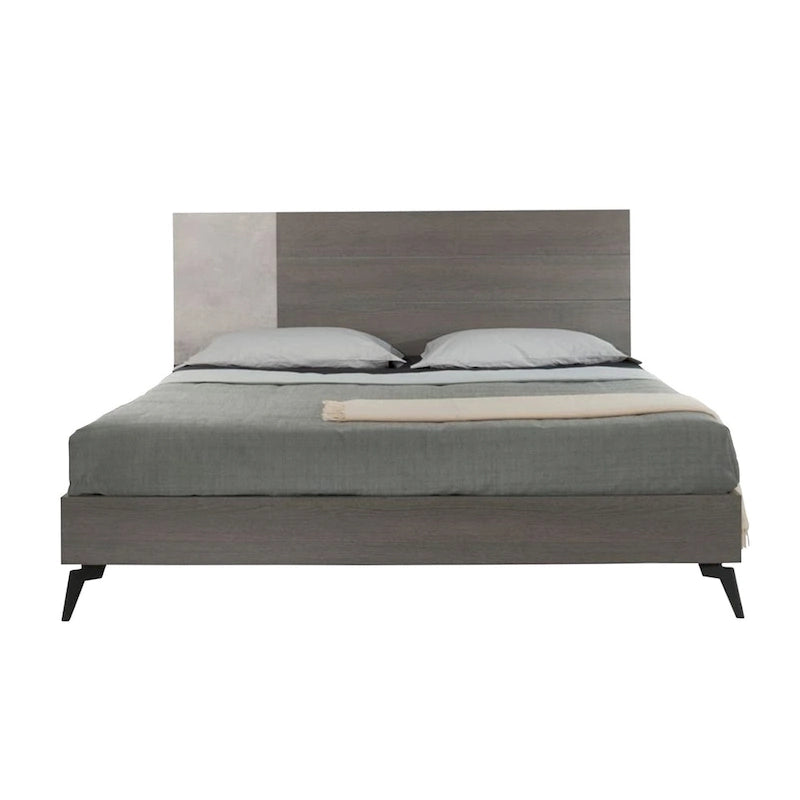 Letto a piattaforma Leen King Size, Gambe in metallo nere, Testiera a pannelli grigia