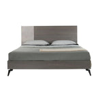 Letto a piattaforma Leen King Size, Gambe in metallo nere, Testiera a pannelli grigia