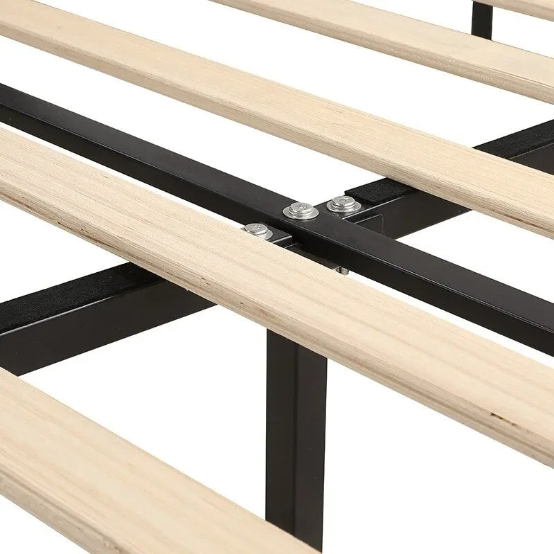 Letto a piattaforma in velluto in stile moderno con testiera imbottita per camera da letto