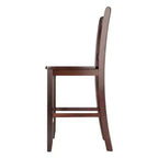 Set di 2 sgabelli da bar Victor con schienale a V da 61 cm (altezza bancone) in legno/noce - Winsome