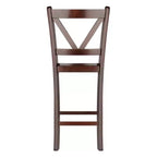 Set di 2 sgabelli da bar Victor con schienale a V da 61 cm (altezza bancone) in legno/noce - Winsome