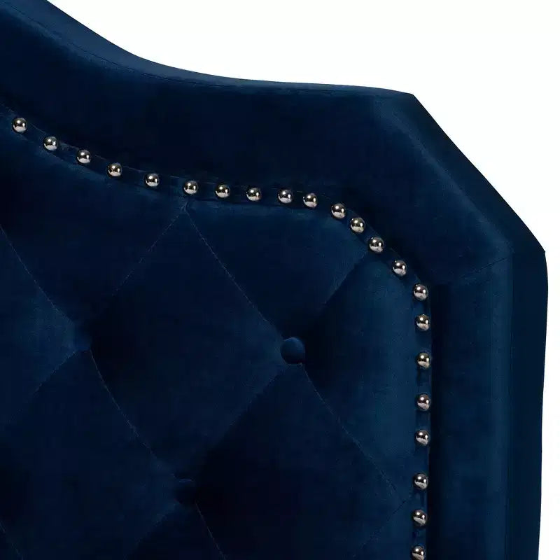 Letto Matrimoniale Queen in Velluto Samantha con Bottoni Trapuntati Blu Navy/Nero - Baxton Studio: Glamour, Dettagli in Borchie Argento, Richiede Rete a Doghe