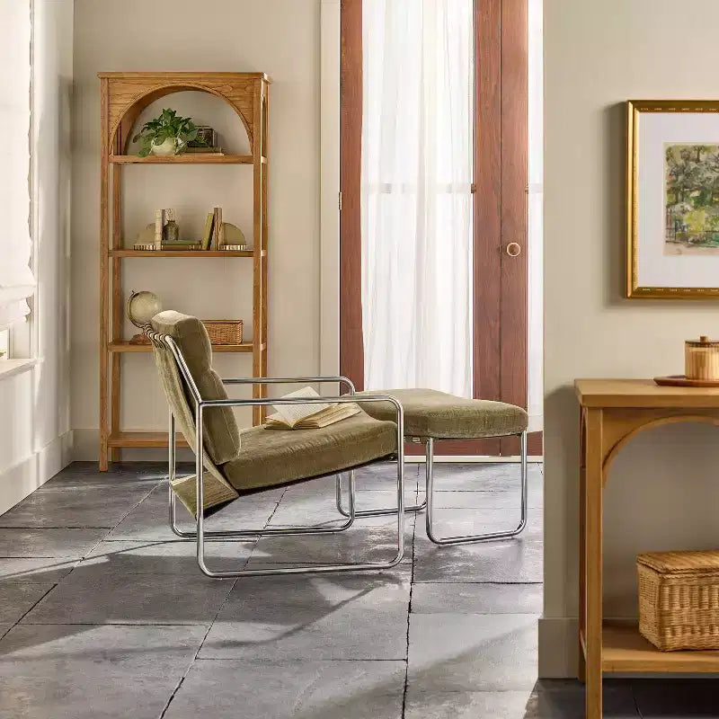 Poggiapiedi moderno con struttura cromata – Hearth & Hand™ with Magnolia