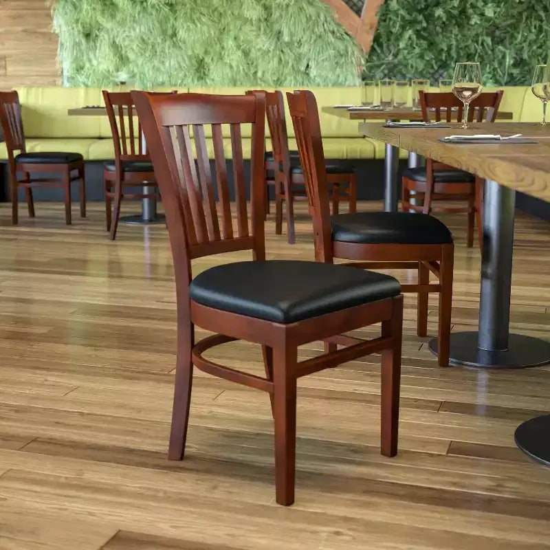 Flash Furniture Sedia da Ristorante in Legno con Schienale a Doghe Verticali