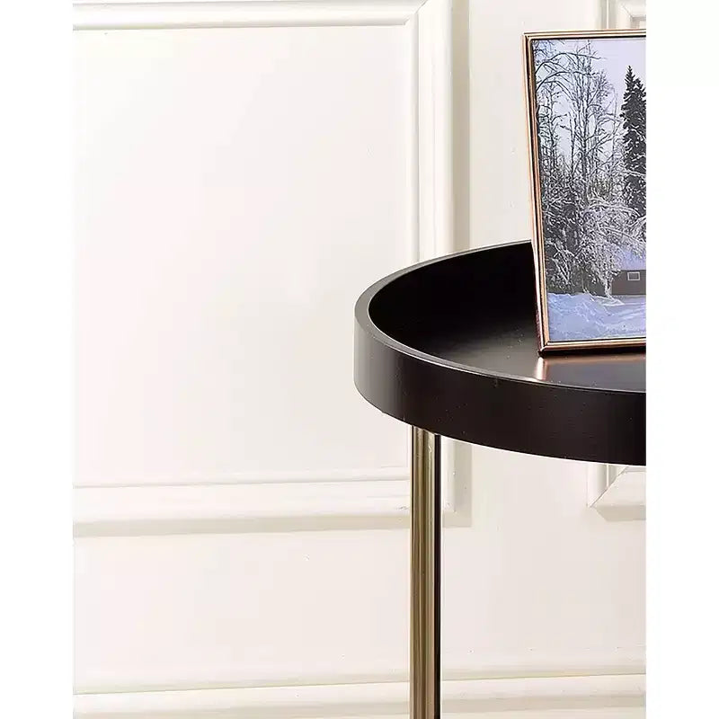 21.75 Tavolino d'Appoggio Edie Mid-Century con Bordo Rialzato - Ore International