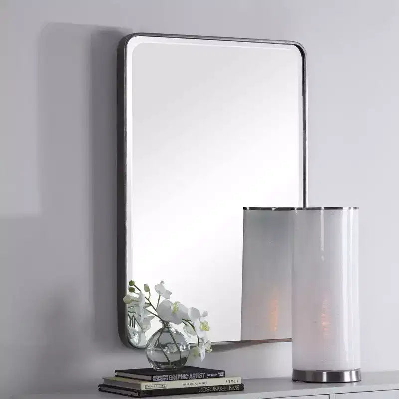 Specchio da parete rettangolare Uttermost Vanity accent con angoli curvi moderni, cornice in metallo argentato smussato, largo 24 pollici per bagno e camera da letto
