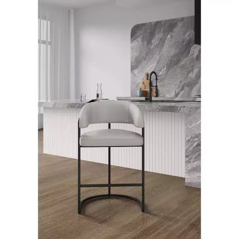 Sgabello da bar Manhattan Comfort Augusta moderno imbottito in similpelle, altezza bancone